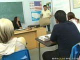 Студенты развлекаются